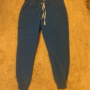 Figs Medium Petite Zamora Jogger Scrub Pants in the color winning blue (I think)